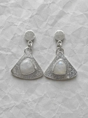 aros plata piedra luna facetada irregular triangulo con tope redondo 1