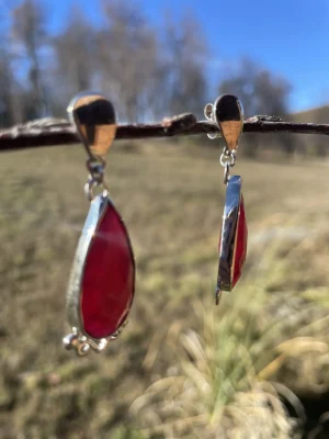 aros plata y raiz de rubi facetada gota - 79.800